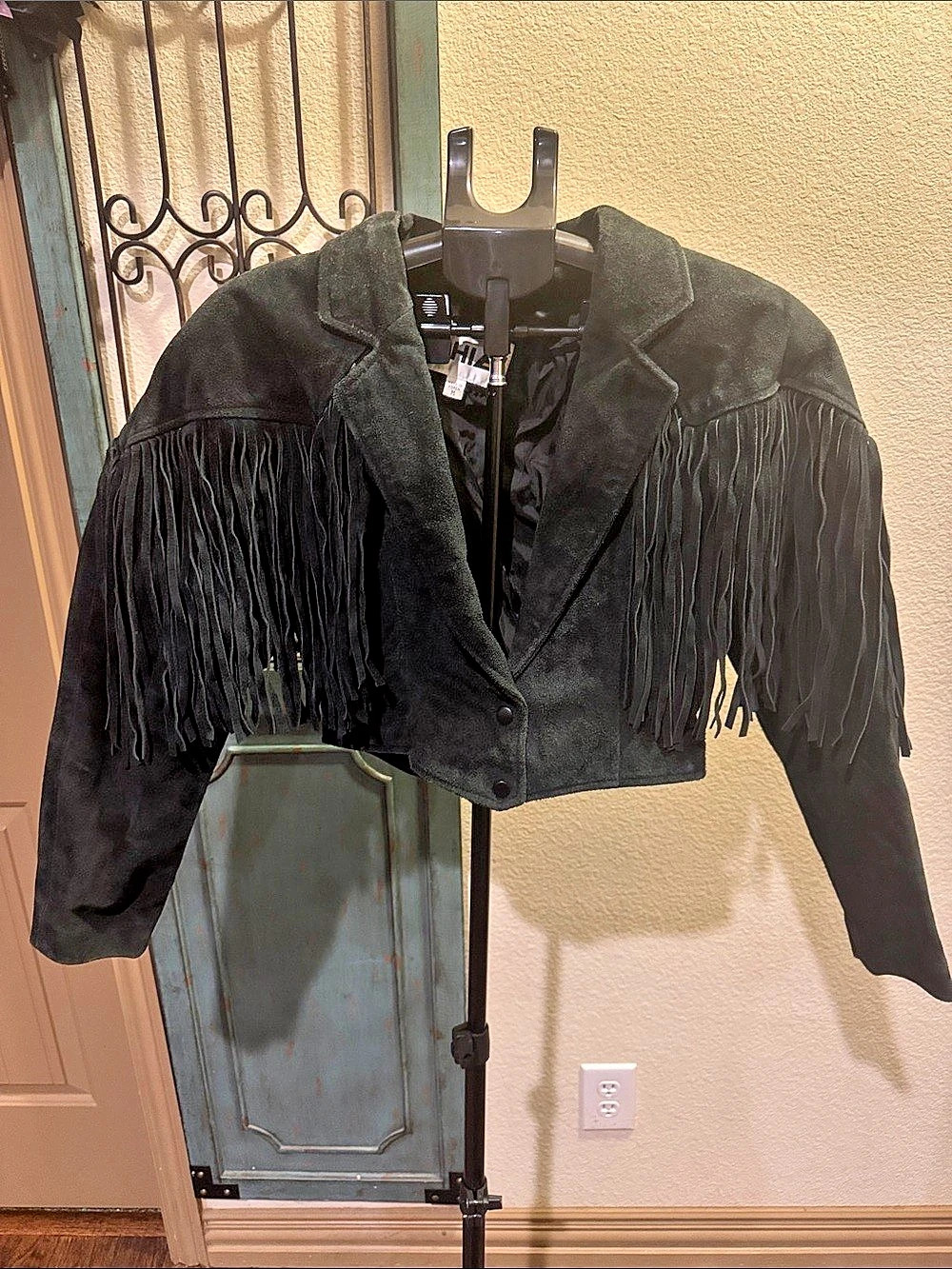 CHIA Fringe Cropped Jacket in Black Size Medium